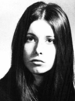 File:Chrissie hynde 1970.jpg